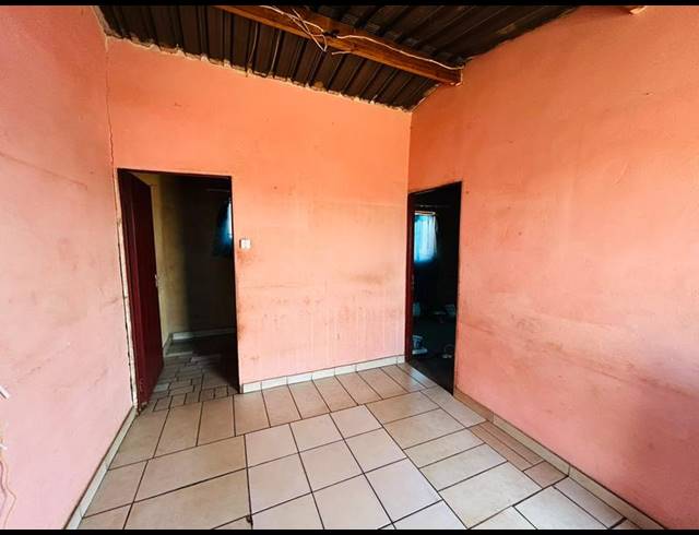 1 BEDROOM HOUSE FOR SALE IN ESSELEN PARK